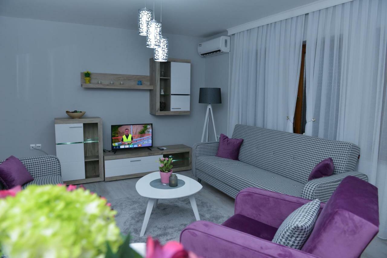 Appartamento Apartman Filip Novi Pazar Esterno foto