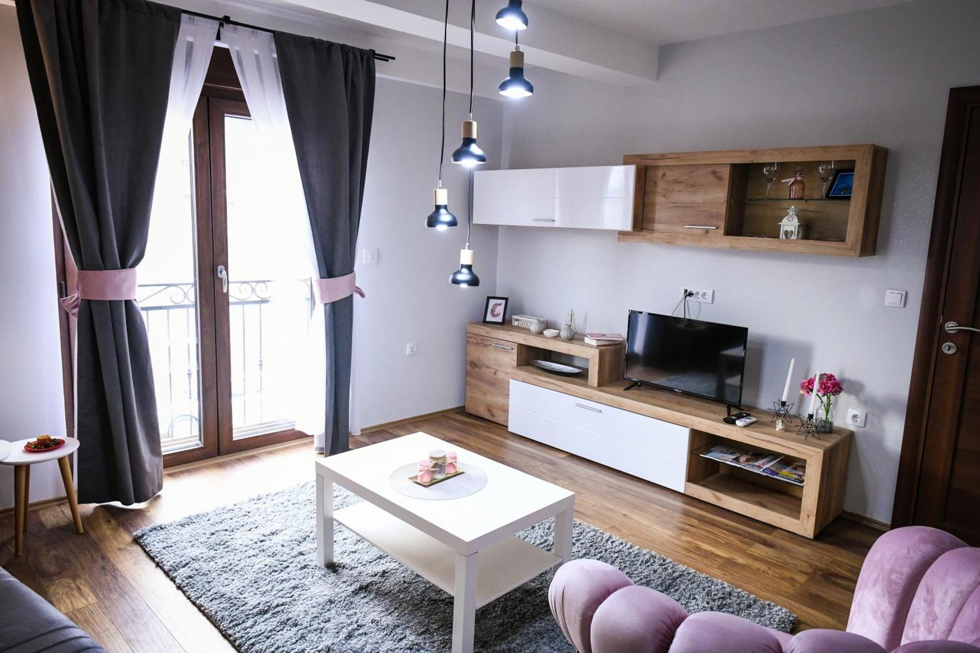 Appartamento Apartman Filip Novi Pazar Esterno foto