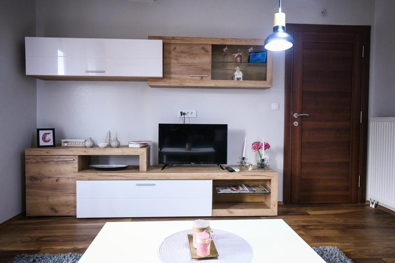 Appartamento Apartman Filip Novi Pazar Esterno foto